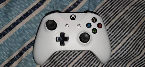 Xbox One s 1TB Console