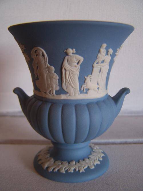 WEDGWOOD Vase