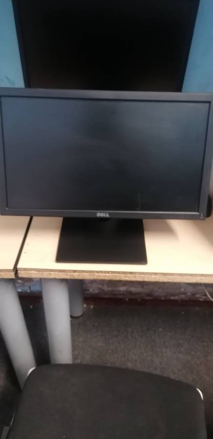 Monster Dell LED Monitor E2016H, HDMI, VGA, Power Cable, 1920x1980 Display Worth Price R2500