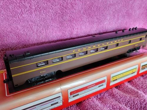 Pennsylvania GG1 Locomotive and Coaches