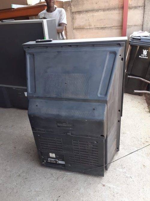 LARGE TV SAMSUNG THEATRE TYPE