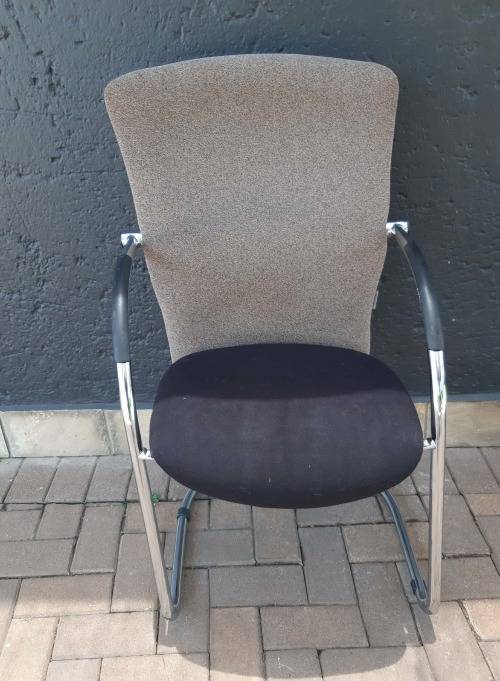 xBlack & Brown Visitors Chair ( 1 for 1 Bid ): CLEARANCE SALE