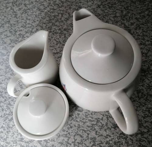 TEA POT Hamper - Must View Description: CLEARANCE SALE