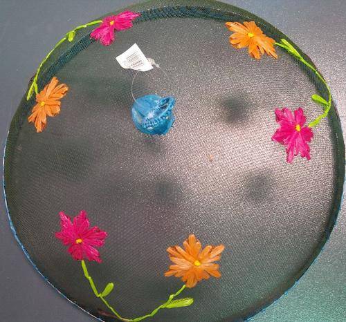 Food Cover With Daisies  - 350mm ** 2 On Auction **