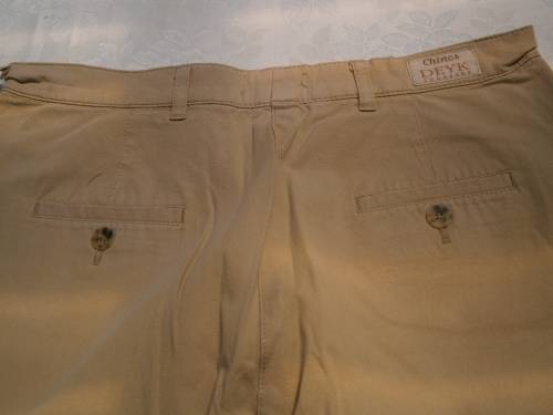 Chinos by  Deyk