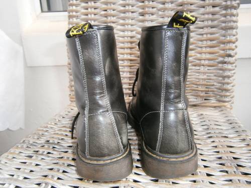Dr Martens style Unisex  Boots size 6.5 - 7