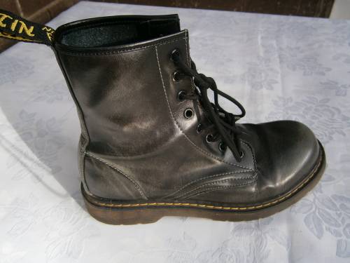Dr Martens style Unisex  Boots size 6.5 - 7