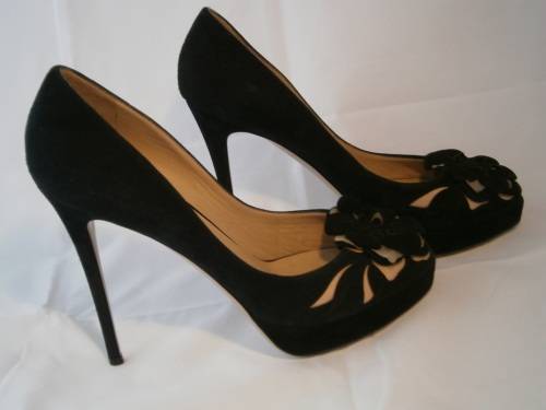 Luxury designers VALENTINO Suede Peep Toe Flower Pumps - Size 6.