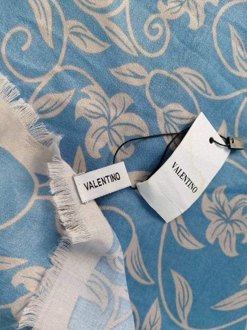 VALENTINO  Shawl / Scarf 90 x 90 cm