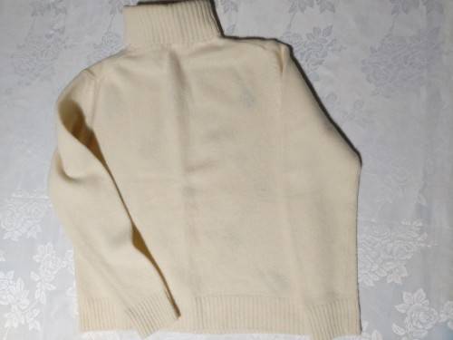 Sweater   by Queenspark - L size