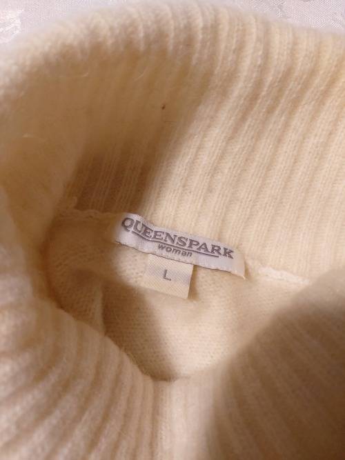 Sweater   by Queenspark - L size