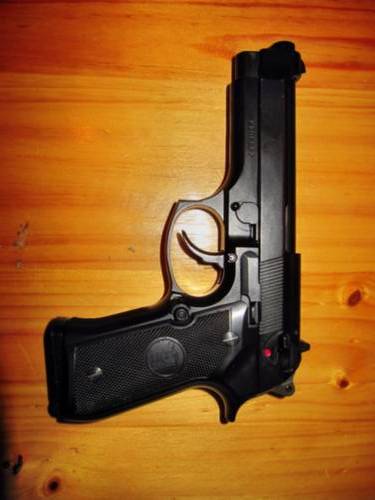 Airsoft KJW M9 Barretta Pistol Replica