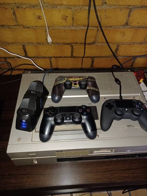 PS4 - Great Condition - 512 Gig SSD !!!!