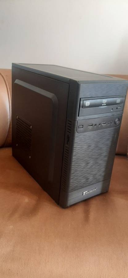 CPU intel Pentium 4 CPU 3.00 ghz  LGA775 socket 1 gig ram