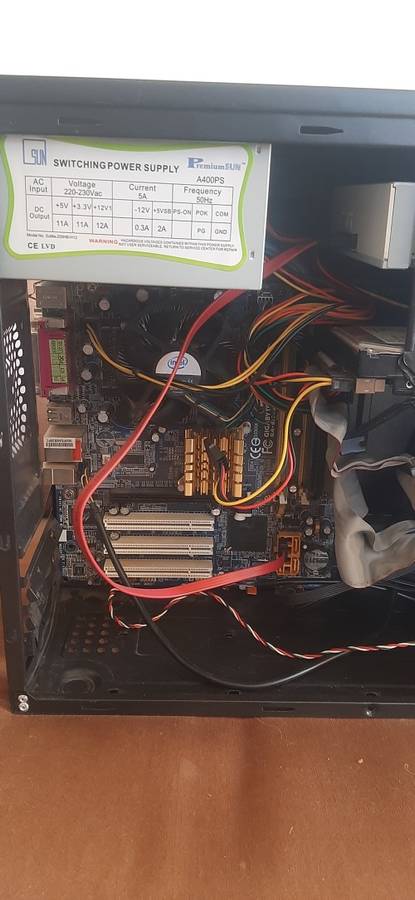 CPU intel Pentium 4 CPU 3.00 ghz  LGA775 socket 1 gig ram