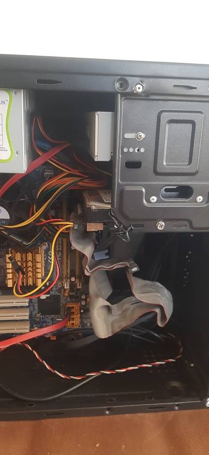 CPU intel Pentium 4 CPU 3.00 ghz  LGA775 socket 1 gig ram