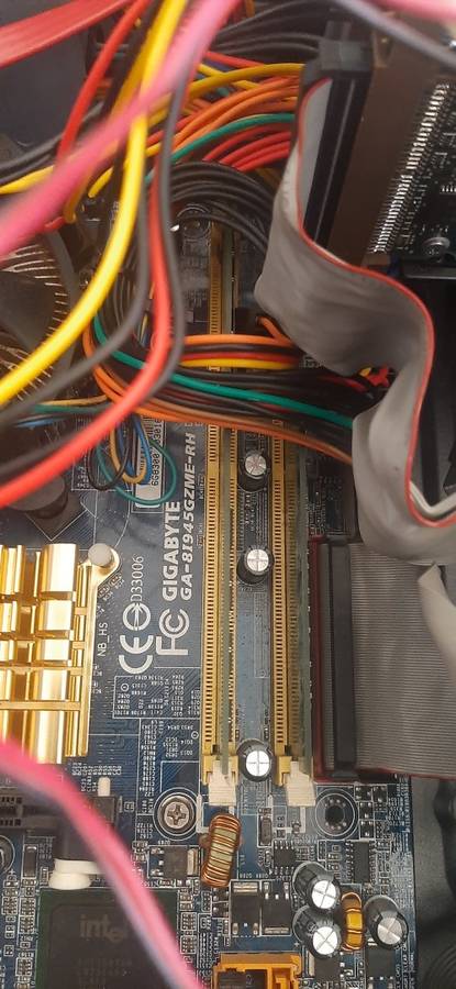 CPU intel Pentium 4 CPU 3.00 ghz  LGA775 socket 1 gig ram