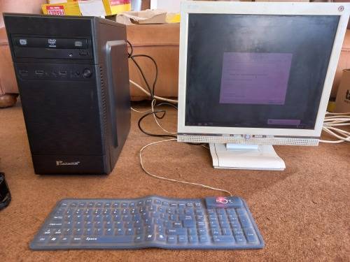 CPU intel Pentium 4 CPU 3.00 ghz  LGA775 socket 1 gig ram