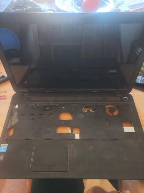 TOSHIBA Satellite C55-A5180  cpu N2820 @ 2.13 Ghz and ram included and screen