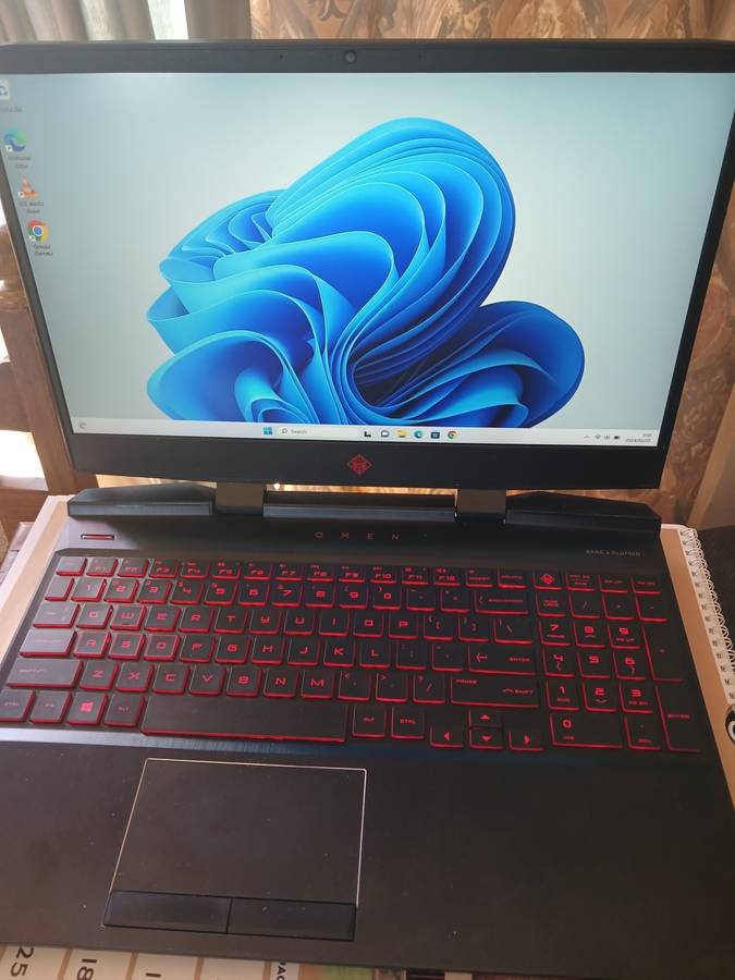 HP Omen 15  dc1047nr Nvidia GeForce RTX 2070  32 gig ram gaming laptop