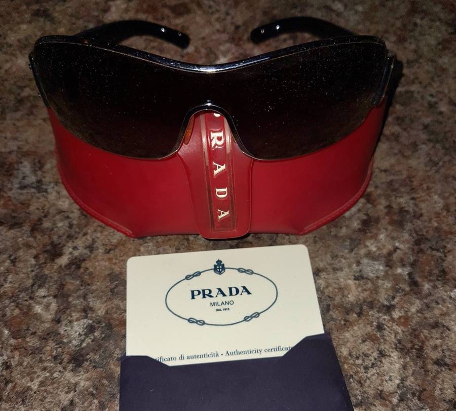 PRADA Sunglases with Authentication Certificate