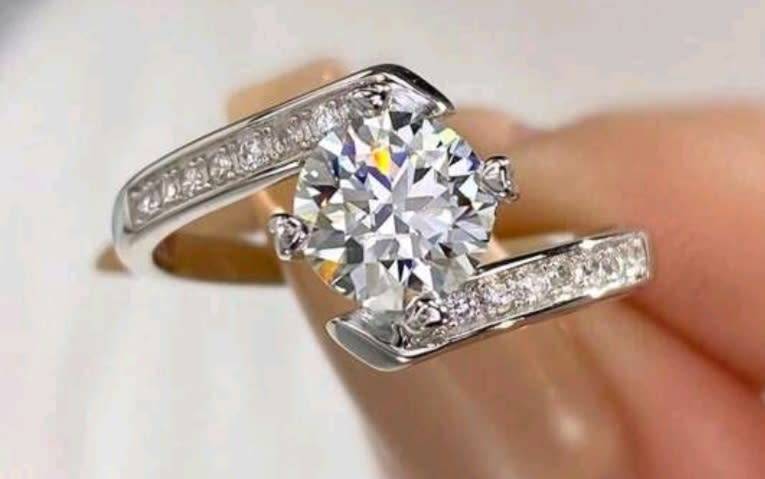 S925 Sterling Silver Elegant 100% Real 1CT Brilliant Moissanite Ring