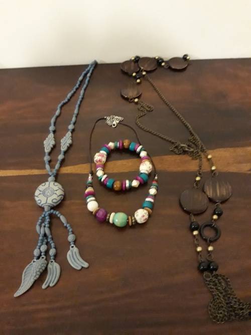 A Lot of Super Cool Necklaces and a Braclet for One Bid