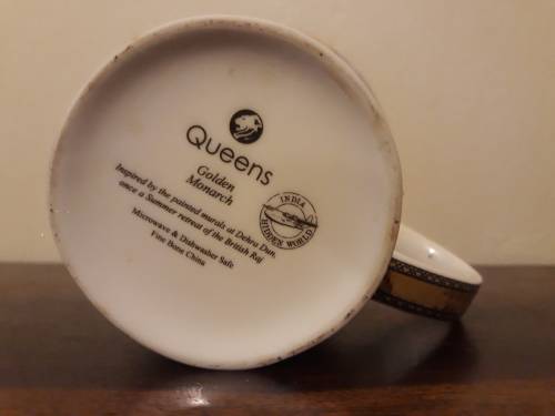 A Gorgeous Collector`s Cup/Mug by Golden Monarch