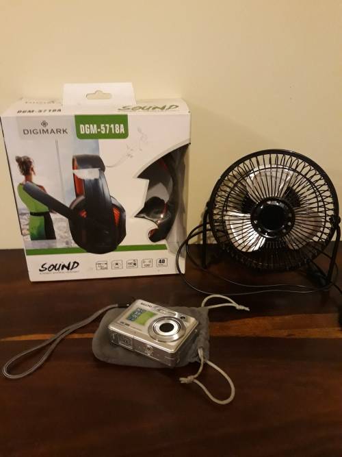 An Awesome Combo of PC Related Items AND A Camera (PLEASE READ DESCRIPTION)