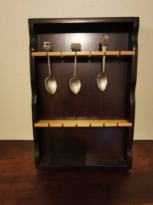 Collector`s Teaspoon Rack with Three Spoons