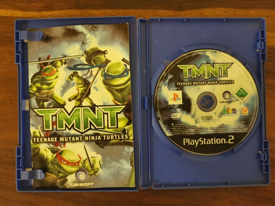 Rare TMNT game on PlayStation 2 - with Booklet