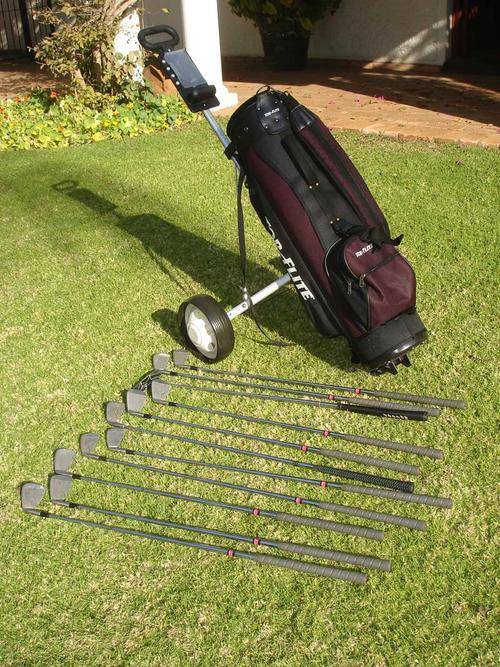 Set of Echelon Center score golf clubs and top flight bag and trolley. COLLECTION  PRETORIA ONLY.
