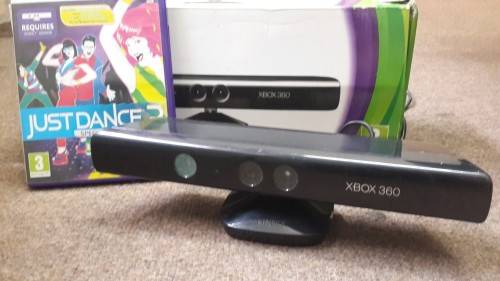 Xbox 360 Kinect Sensor + Game