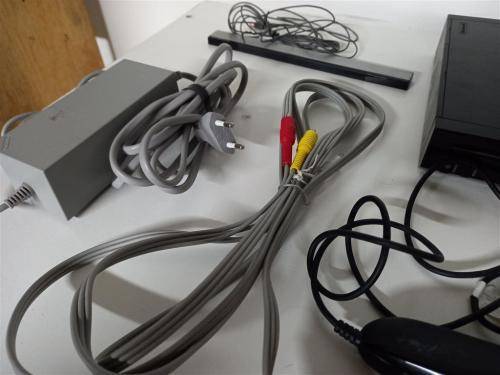 Wii Black Console with 2 x Remotes and all cables