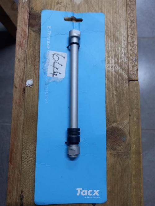 Tacx E-Thru Axle Skewer - 12mm x 1 Fine thread Rear Wheel