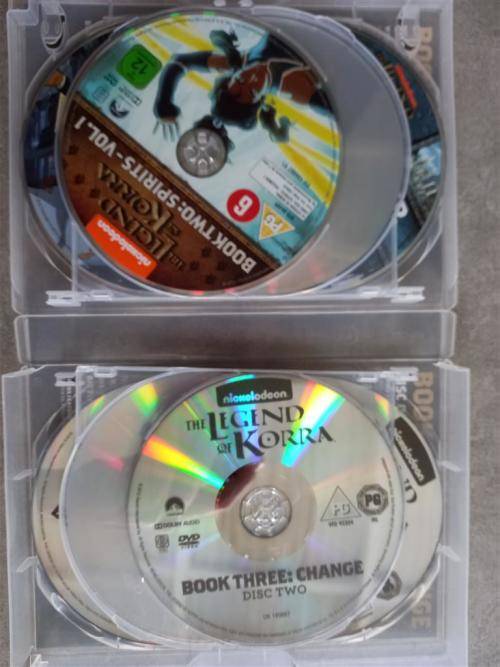 The Legend Of Korra: The Complete Series (Case damaged inside)
