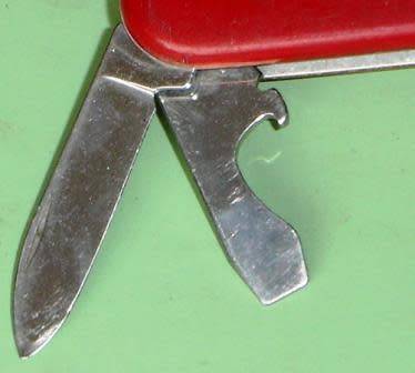 Swiss Army Knife with six blades/instruments