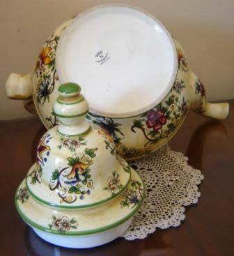 Exotic Capidomonte Porcelain Tea Pot.   ( Large).