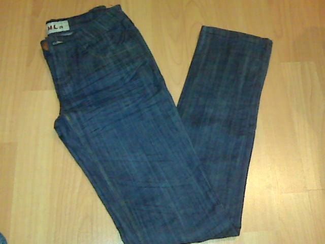 SKINNIES - SKINNY JEAN - SEXY AND STYLISH - SIZE: 26