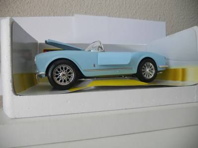 Lancia Aurelia B24 Spyder (1955) - Burago Gold Collection - 1:18 Blue