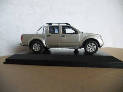 Nissan Navara - 1:43 Norev Silver