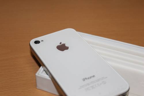 APPLE iPHONE 4 - 8GB - APPLE REPLACEMENTS IN BOX - EXCELLENT CONDITION + WARRANTY !!!