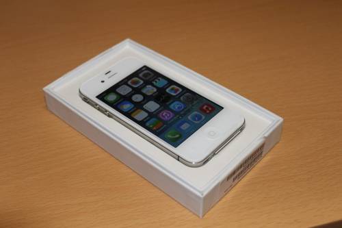 APPLE iPHONE 4 - 8GB - APPLE REPLACEMENTS IN BOX - EXCELLENT CONDITION + WARRANTY !!!