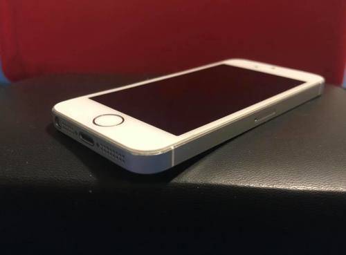 APPLE iPHONE 5S 32GB - SILVER - GOOD CONDITION