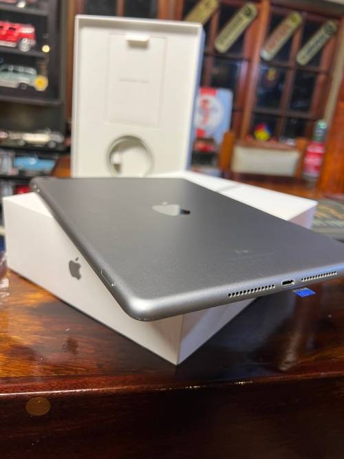 APPLE IPAD 6TH GENERATION - 32GB WIFI + CELLULAR - READ !!!