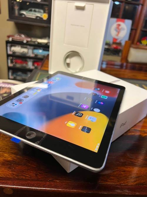 APPLE IPAD 6TH GENERATION - 32GB WIFI + CELLULAR - READ !!!