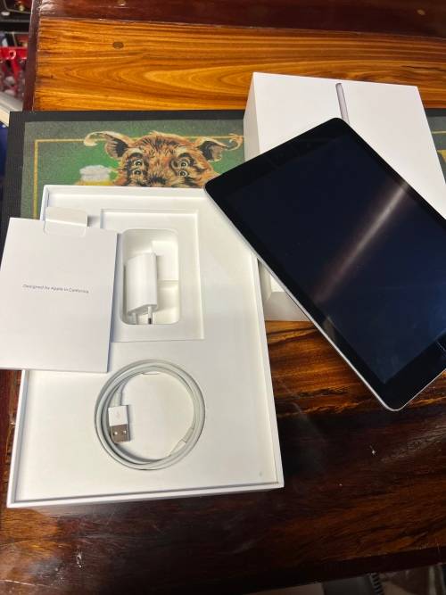 APPLE IPAD 6TH GENERATION - 32GB WIFI + CELLULAR - READ !!!
