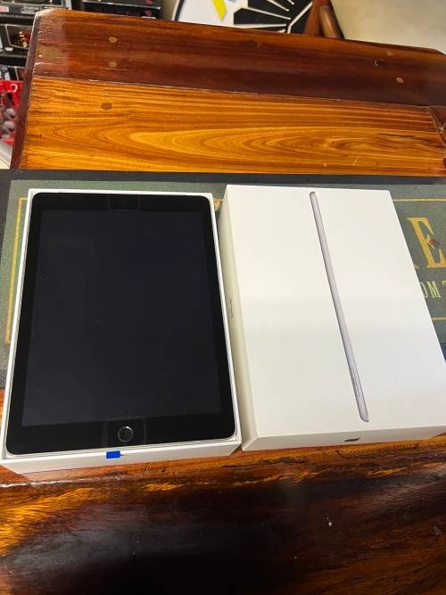 APPLE IPAD 6TH GENERATION - 32GB WIFI + CELLULAR - READ !!!