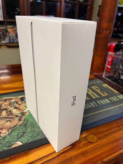 APPLE IPAD 6TH GENERATION - 32GB WIFI + CELLULAR - READ !!!