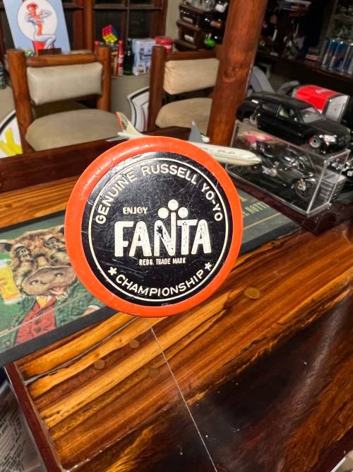 GENUINE RUSSELL YO-YO - FANTA CHAMPIONSHIP - BILINGUAL  - RARE !!!!